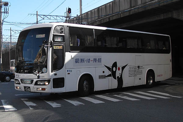 http://hokuten.sakura.ne.jp/blog/images/bus/MIE200KA1040_2041_D1.jpg
