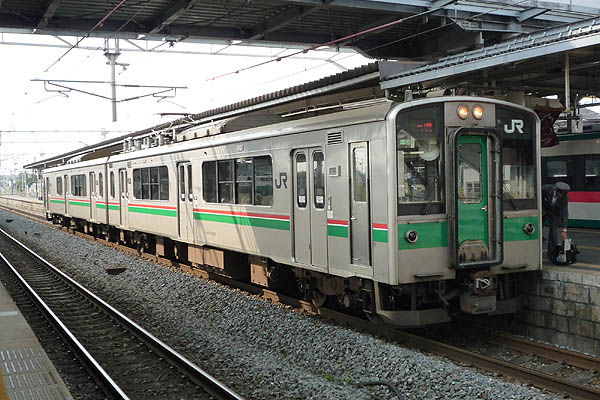 http://hokuten.sakura.ne.jp/blog/images/train/JRE_Mc701-1508_D1.jpg