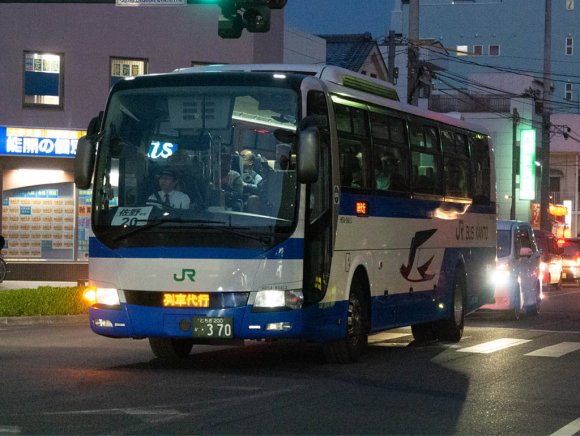 H654-09413号車