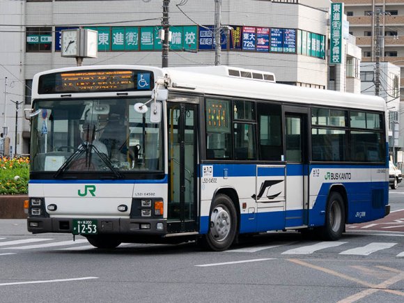 L521-04502号車