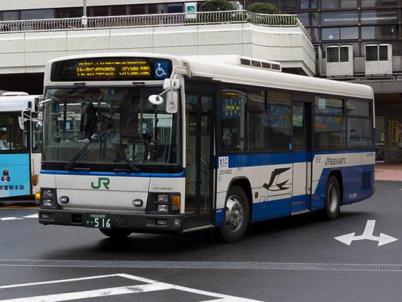 L521-04502号車