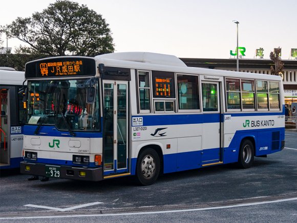 L327-01201号車