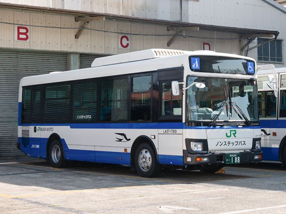 L437-17501号車