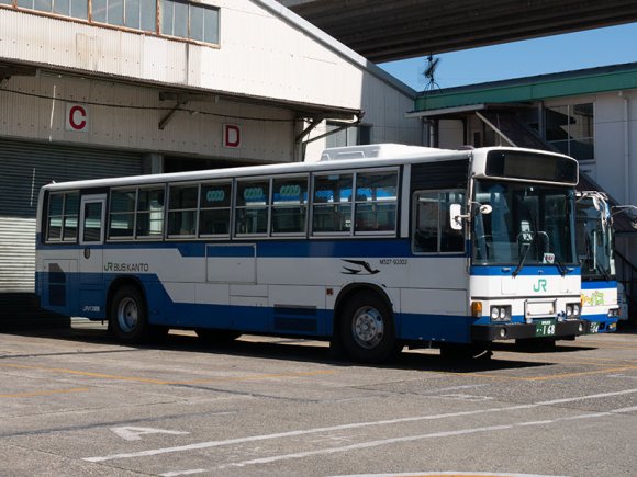 M527-93303号車