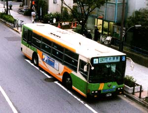 H-E419　ノンステップバス　竹の塚駅にて