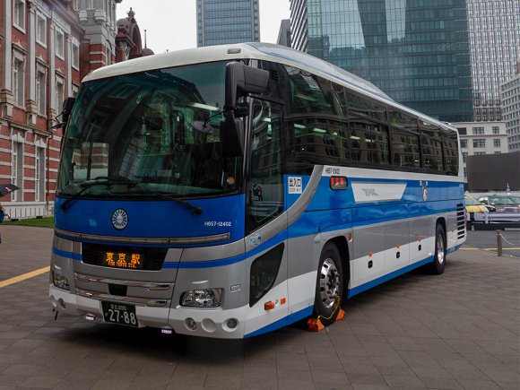 H657-12402号車