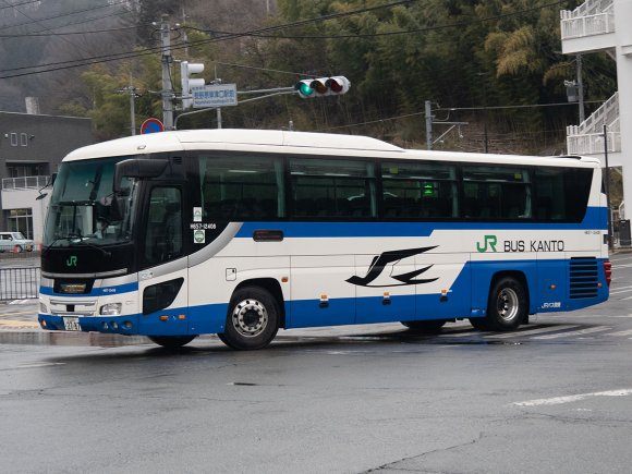 H657-12408号車