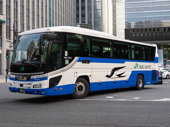 H657-17402号車