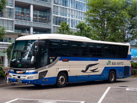 H657-17403号車