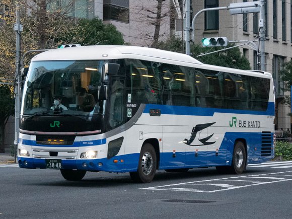 H657-18402号車