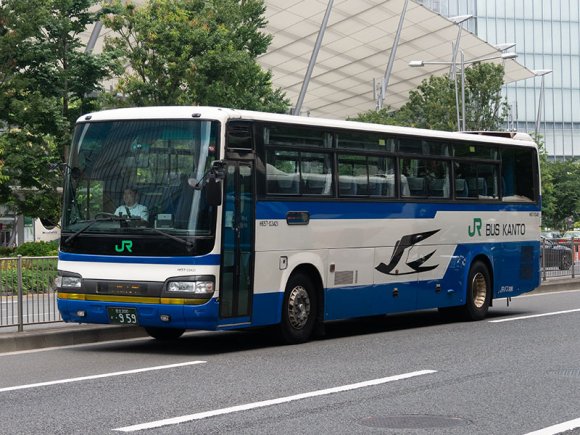 H657-03421号車